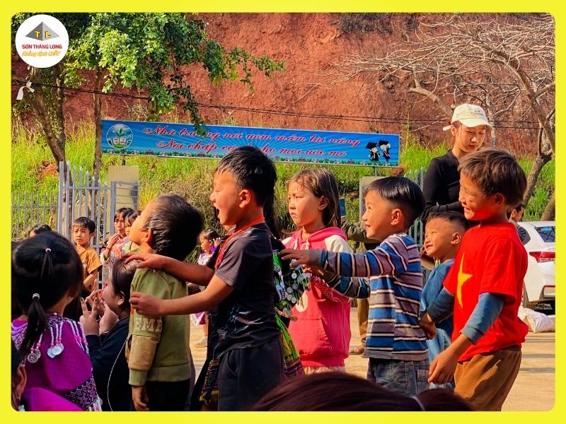 son thang long tham gia hanh trinh tet nhan ai 24