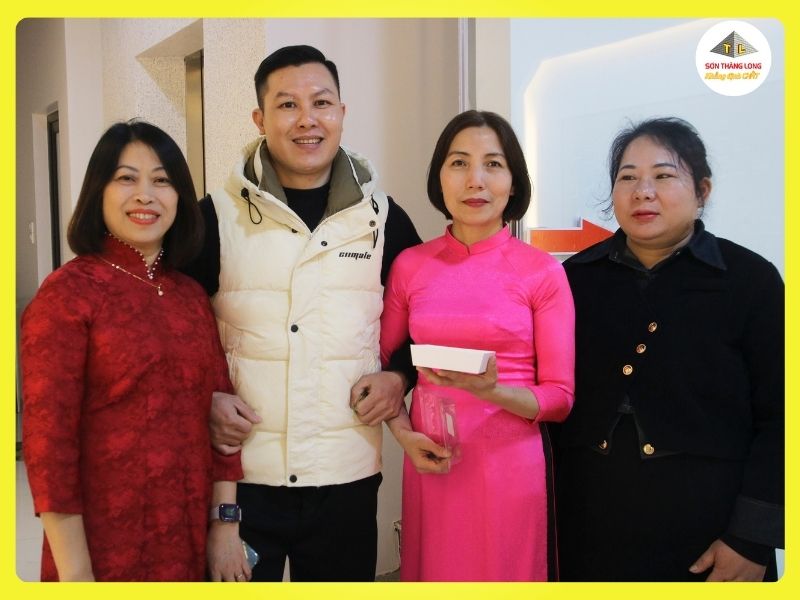 tiec tat nien son thang long cuoi nam 2025 10